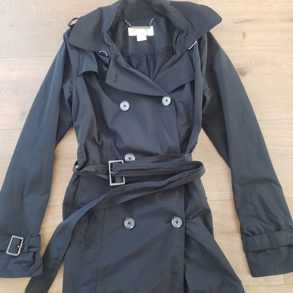 Michael Kors Black Trench Coat with Professional Tailoring